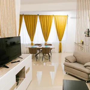 Chic Aparthotel