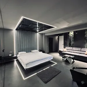 The Hatz By Rh Living Apartment