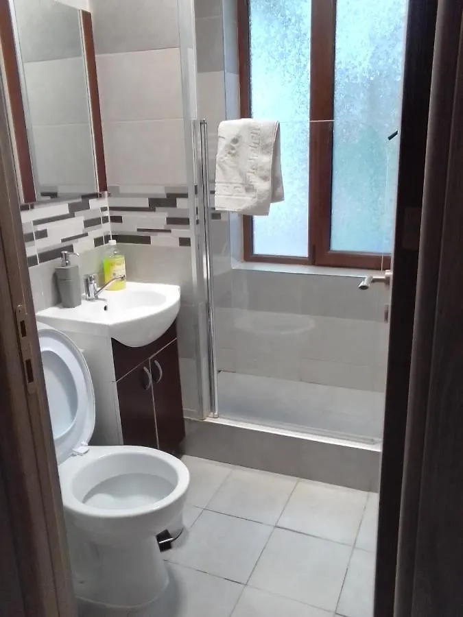 Hala Traian Hotel Bükreş 2*,